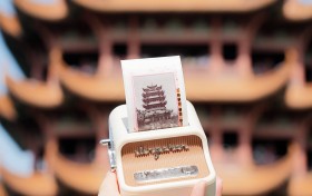 精臣 B21-Pro：揣着“口袋打印机”，把城市记忆 “印”进生活