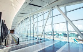 逛吃买全拿捏！香港机场时尚购物优惠 新店启幕，旅途惊喜拉满！