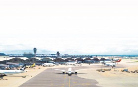 香港机场购物新体验：会员积分、免费送货，让旅行满载舒心！